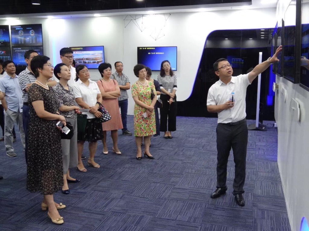 田總一行參觀浪潮(青島)云計(jì)算中心 1539841007960452 田總一行參觀浪潮(青島)云計(jì)算中心 UNADJUSTEDNONRAW_thumb_1b15